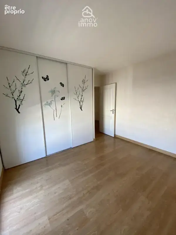 Appartement T3 avec terrasse, cave et parking proche plage e - photo 9