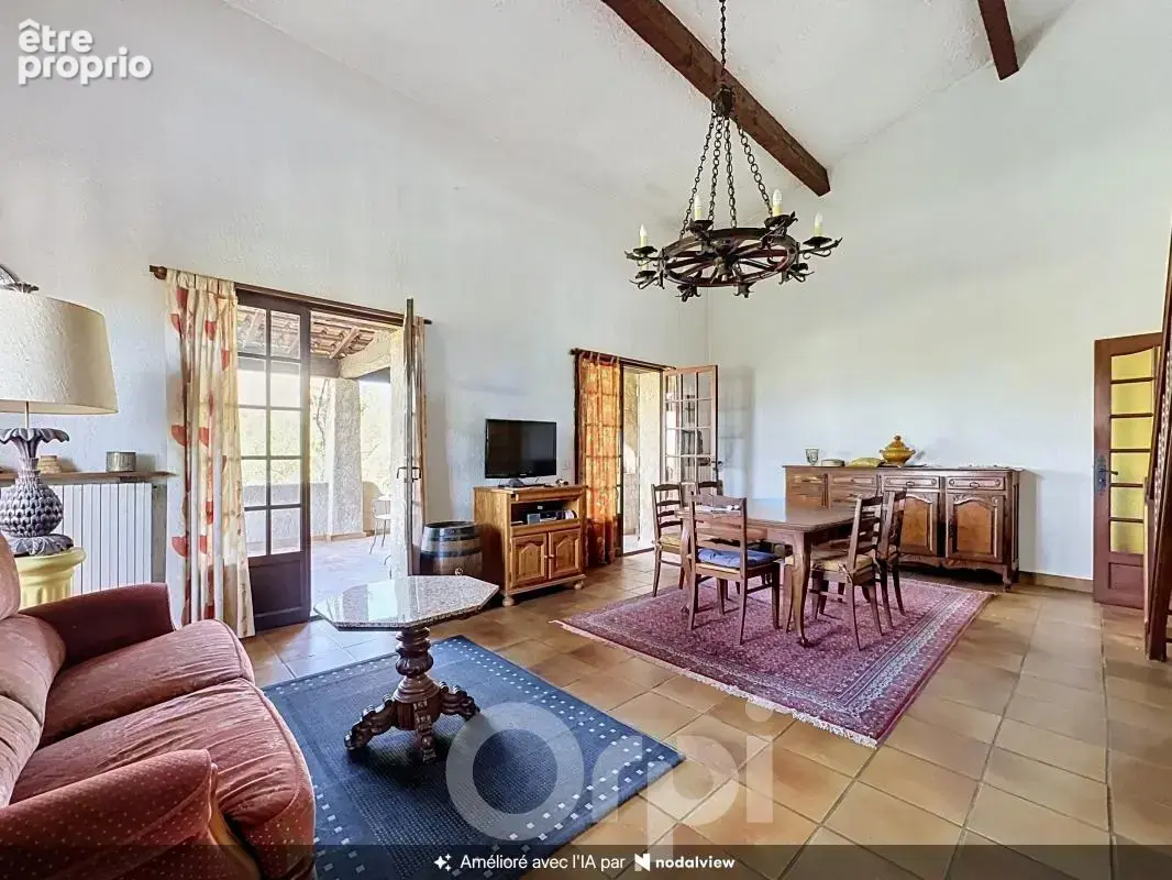 Maison individuelle à fort potentiel sur la commune de Roquebrune Sur Argens dans le Var  – Volume, jardin & projet à façonner ! - photo 3