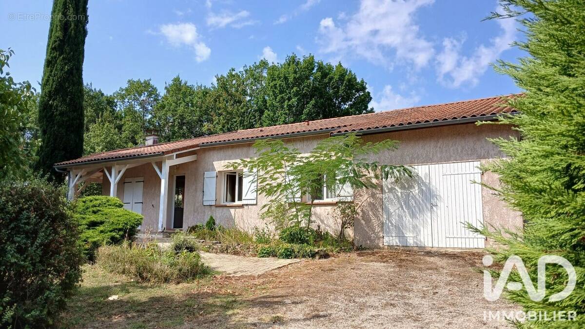 Maison 92 m² à Montpezat-De-Quercy  - photo 1
