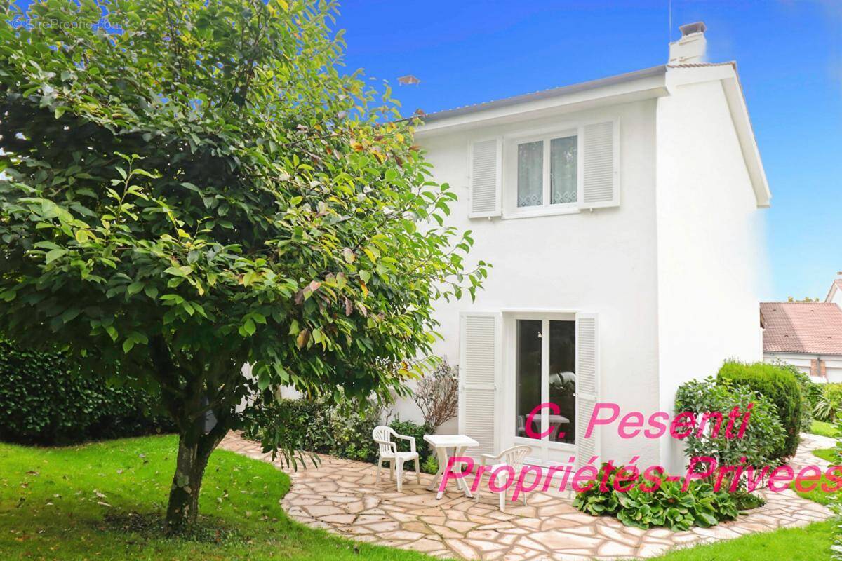 Maison à BUSSY-SAINT-GEORGES