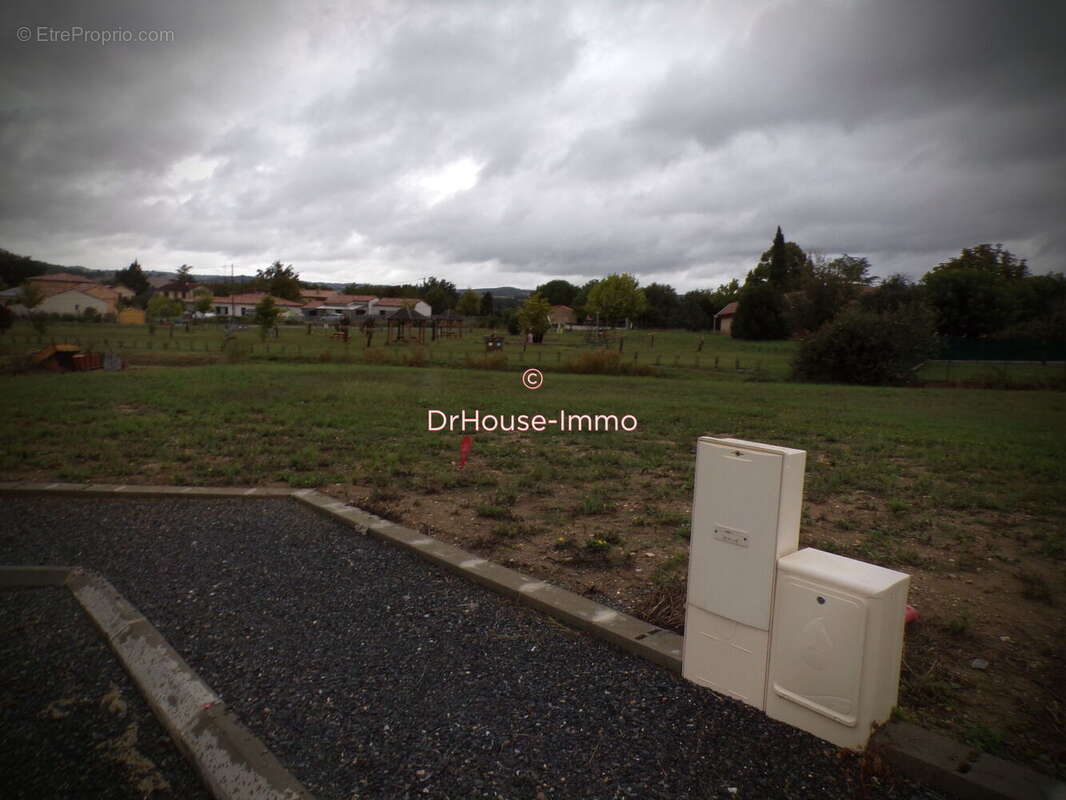 Terrain à SAINT-GAUZENS