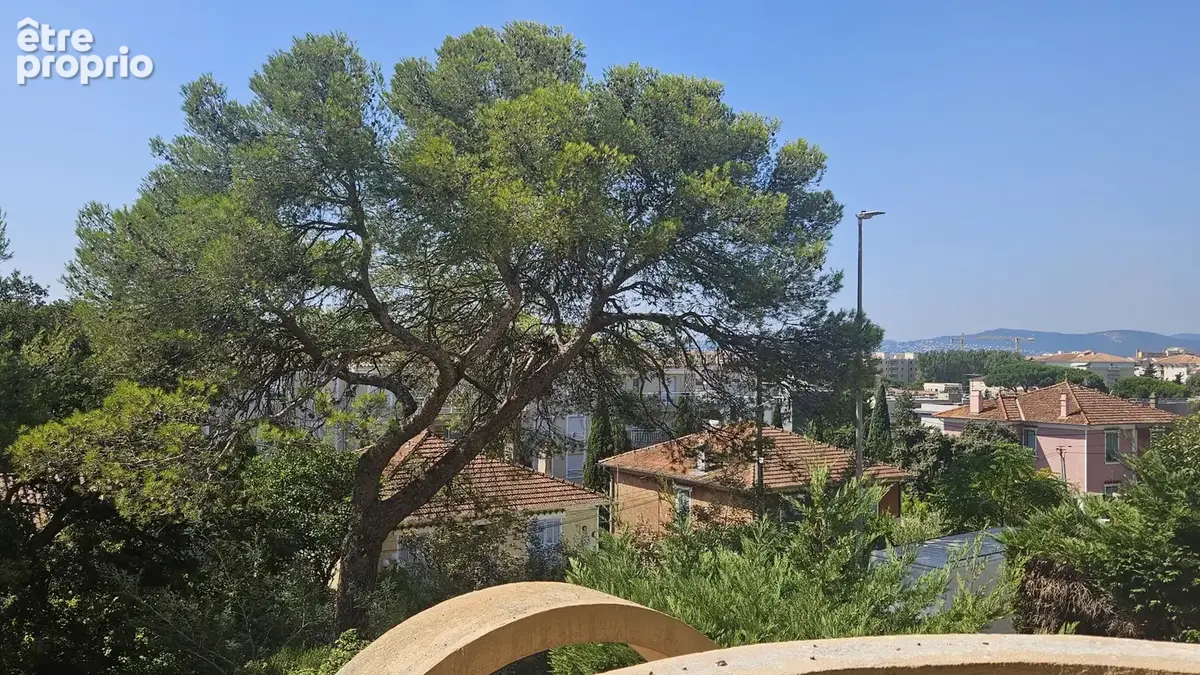 ST RAPHAEL Prado-Valescure 2 pièces traversant Terrasse parking - photo 3