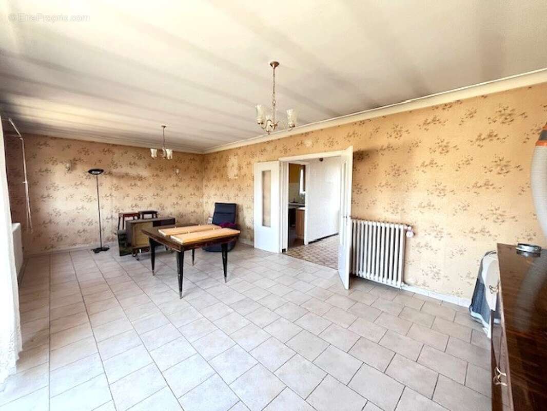 Maison à LA SALVETAT-SAINT-GILLES