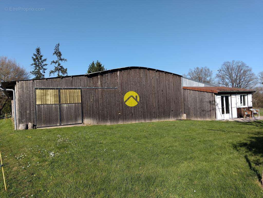 Maison à LURCY-LEVIS