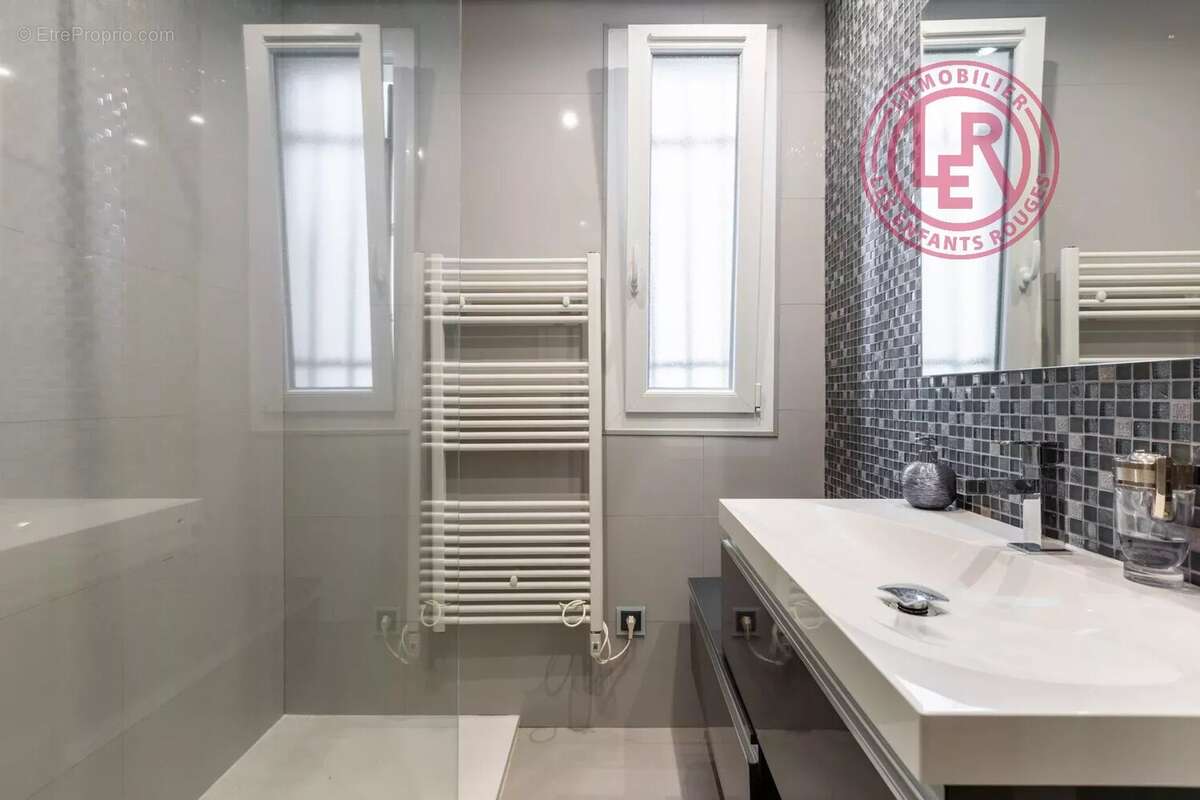 Appartement à PARIS-15E