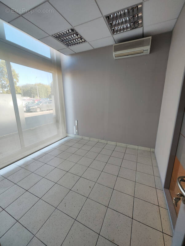 Commerce à LE MEE-SUR-SEINE