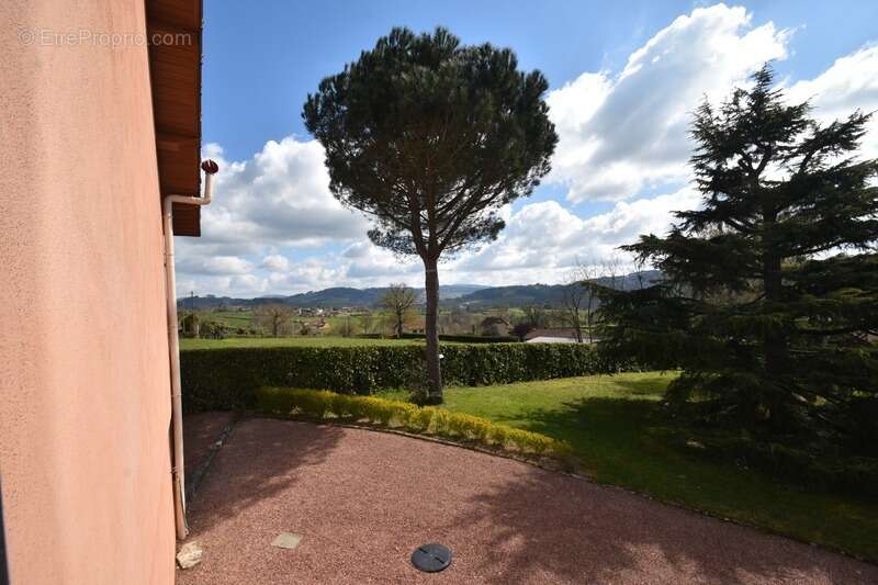 Vue exceptionnelle sur la campagne du sud brionnais - maison 120m² - 3 chambres - secteur trés calme - photo 5