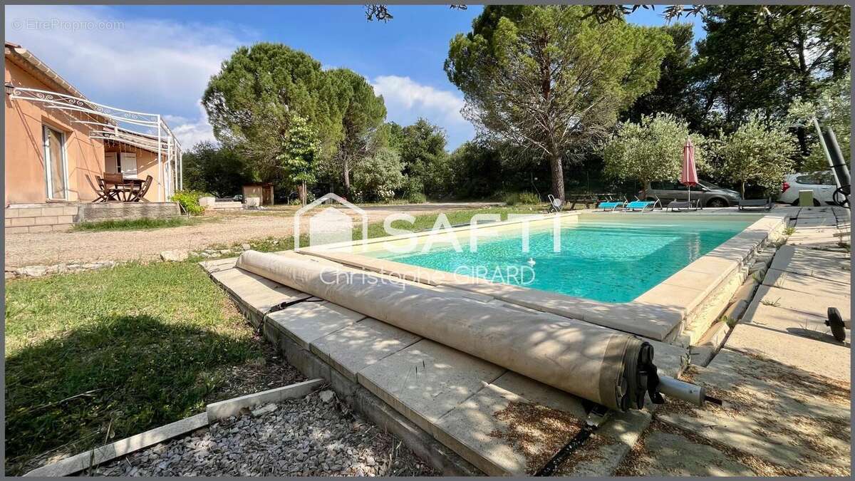 Maison 173 m² à La Tour-D'aigues  - photo 2