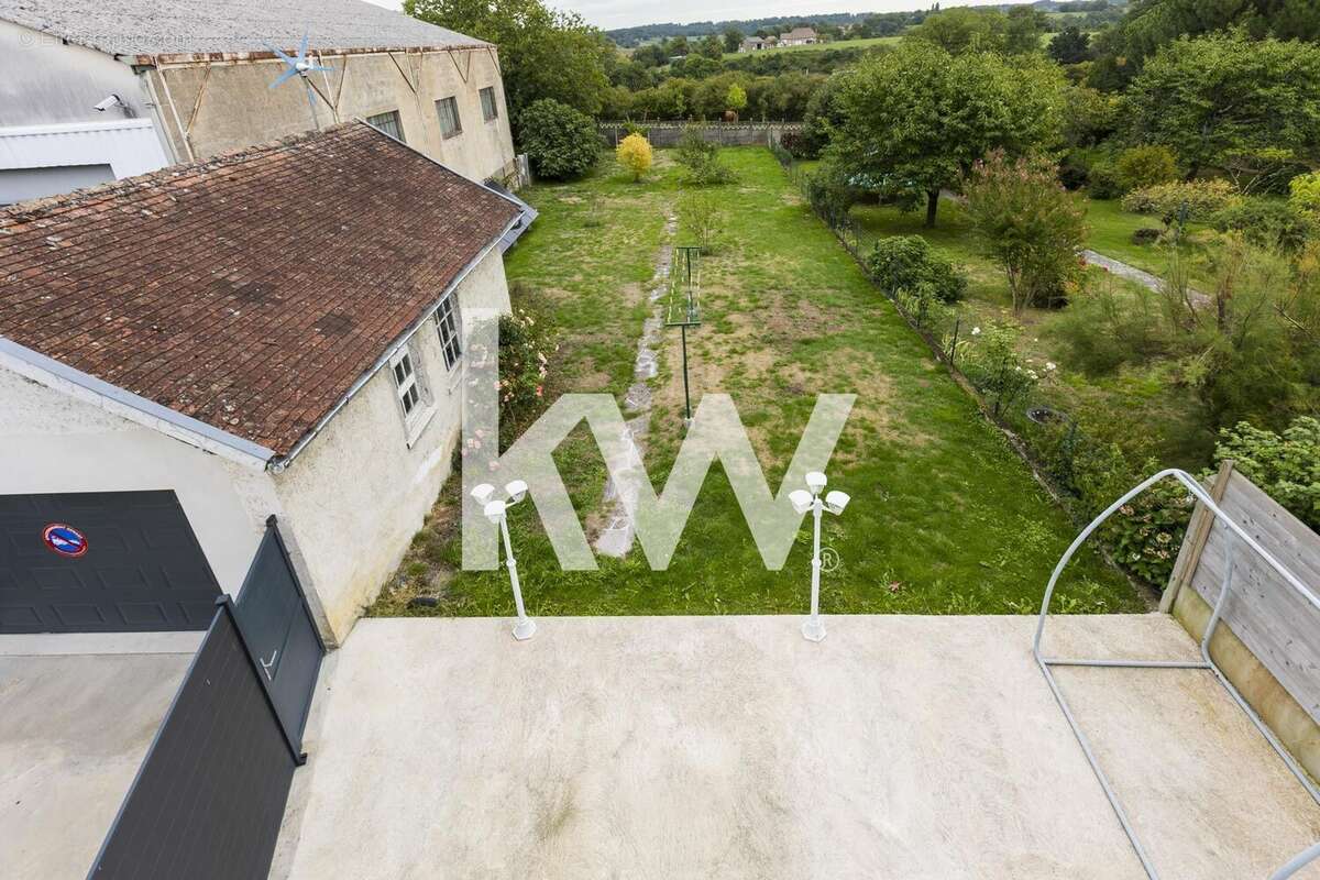 Maison à PIERRE-BUFFIERE