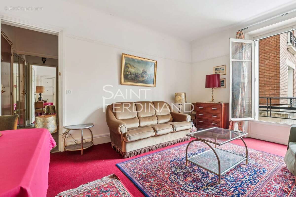 Appartement à NEUILLY-SUR-SEINE