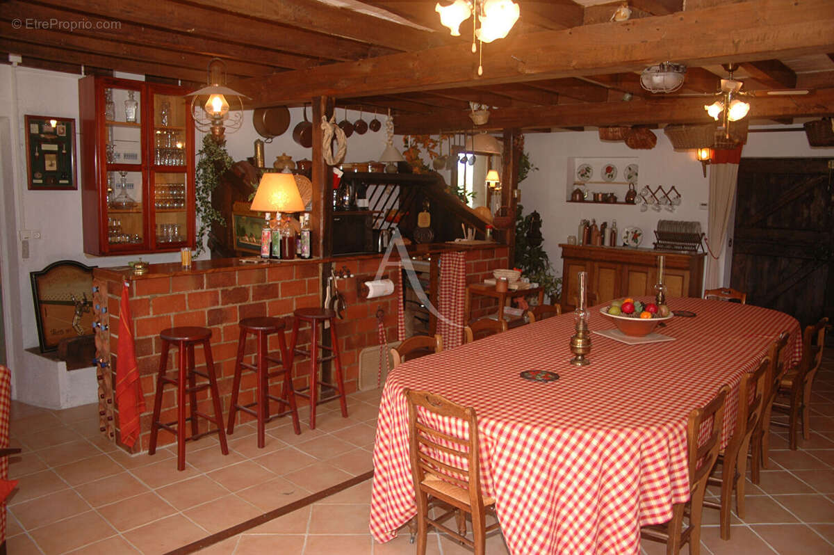 Maison à SEISSAN