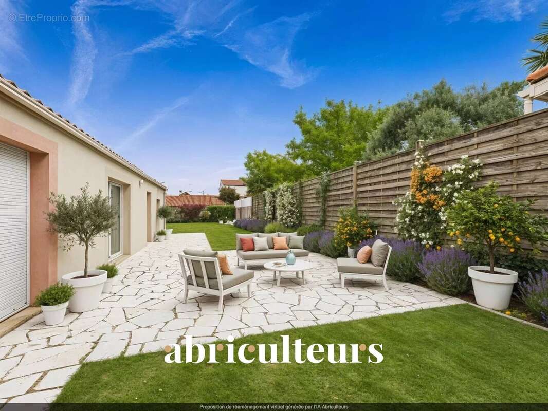 Maison à BOUGUENAIS