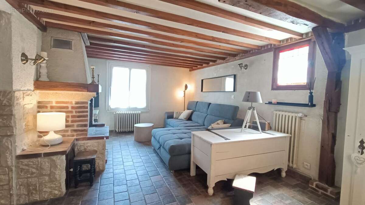 Maison à JOUY-LE-POTIER