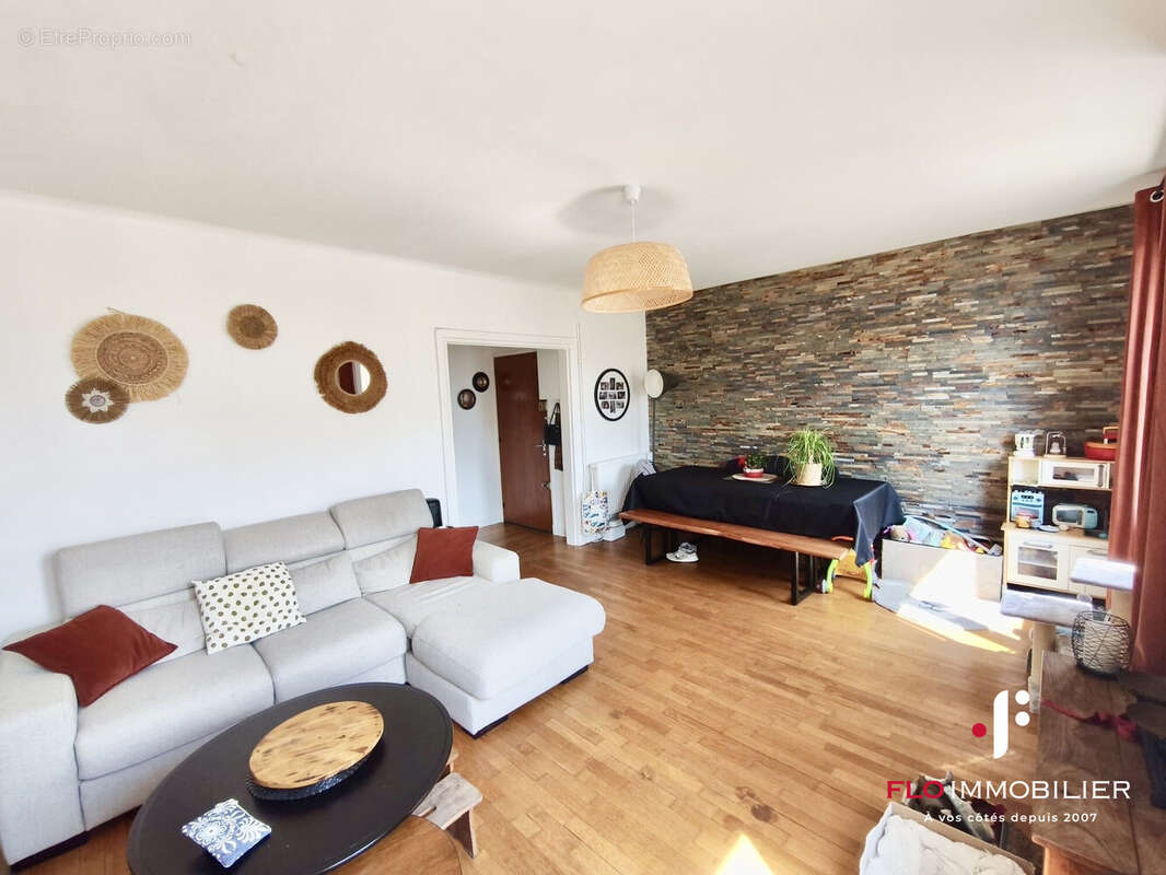 Appartement 77 m² à Caen  - photo 2