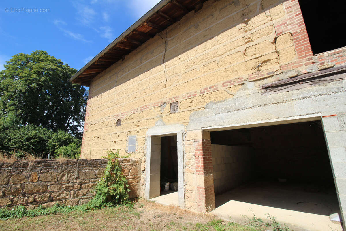 Maison à MEZERIAT