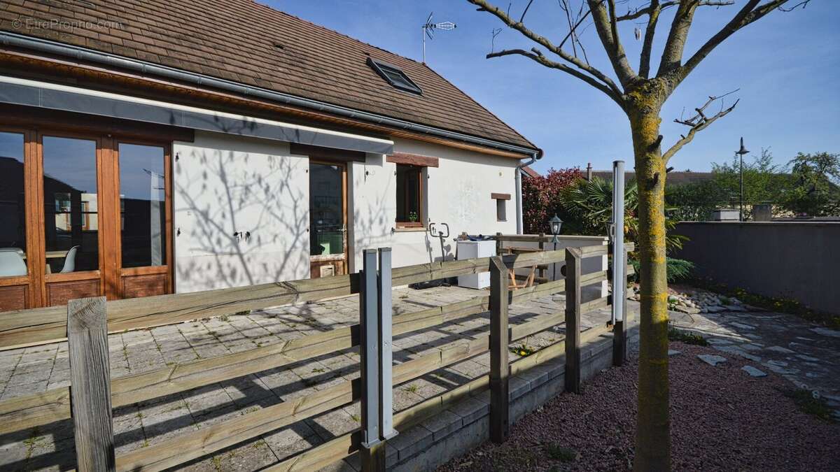 Maison à SAINT-GERMAIN-DES-FOSSES