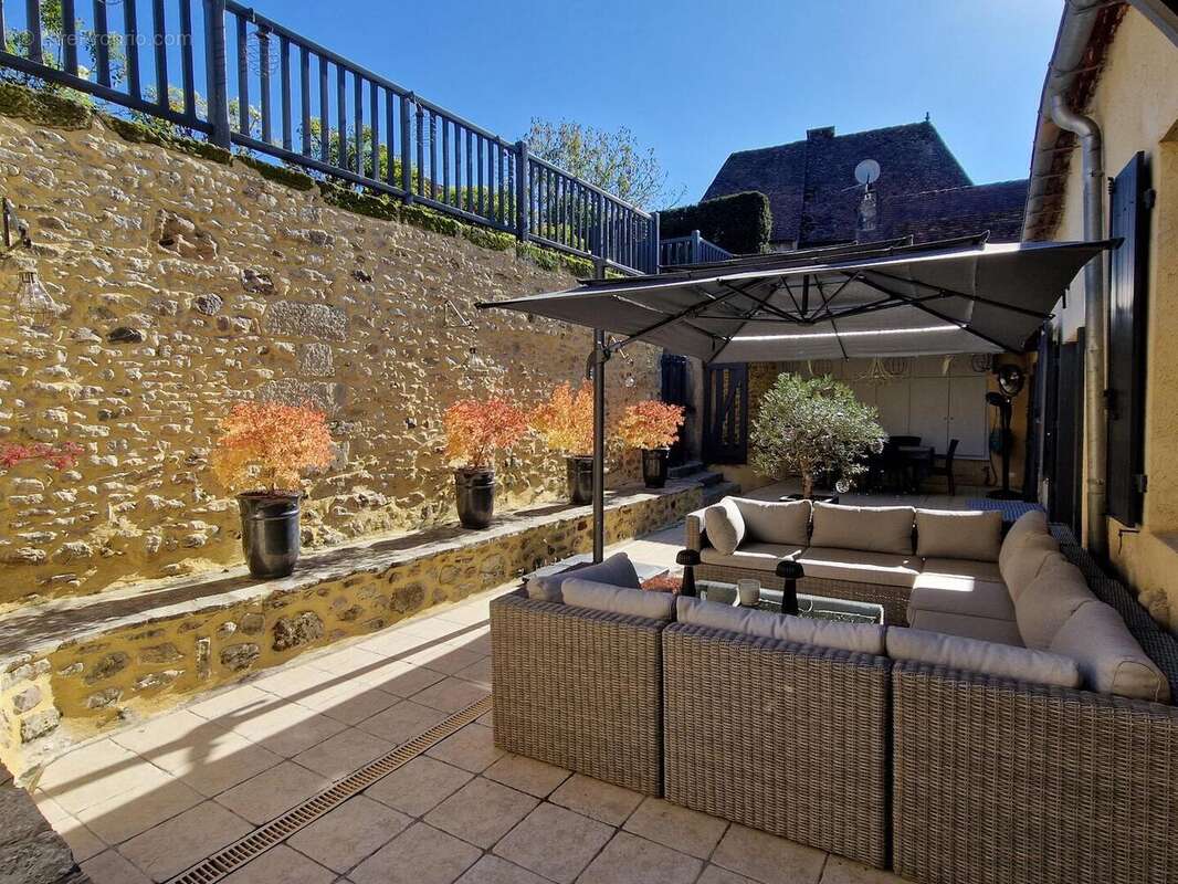 20251017152533 - Maison à LE BUGUE