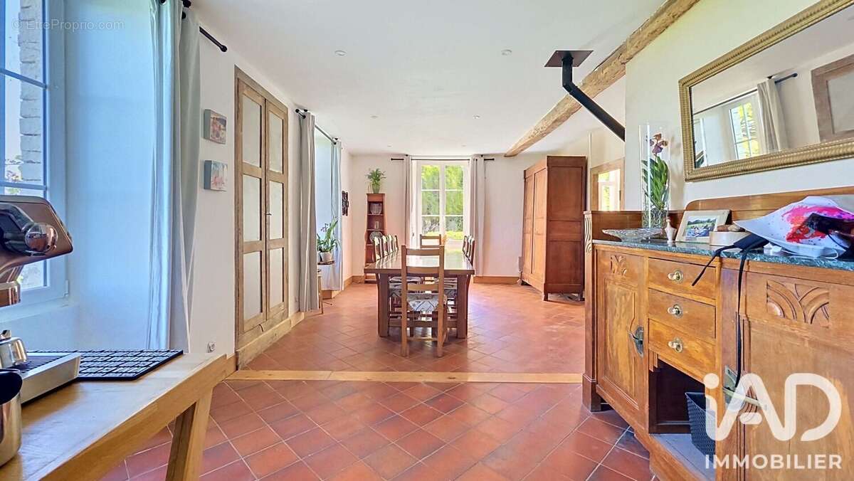 Maison 155 m² à Cruzy-Le-Chatel  - photo 4