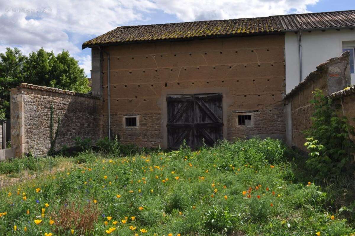 Maison 132 m² à Montmerle-Sur-Saone  - photo 4