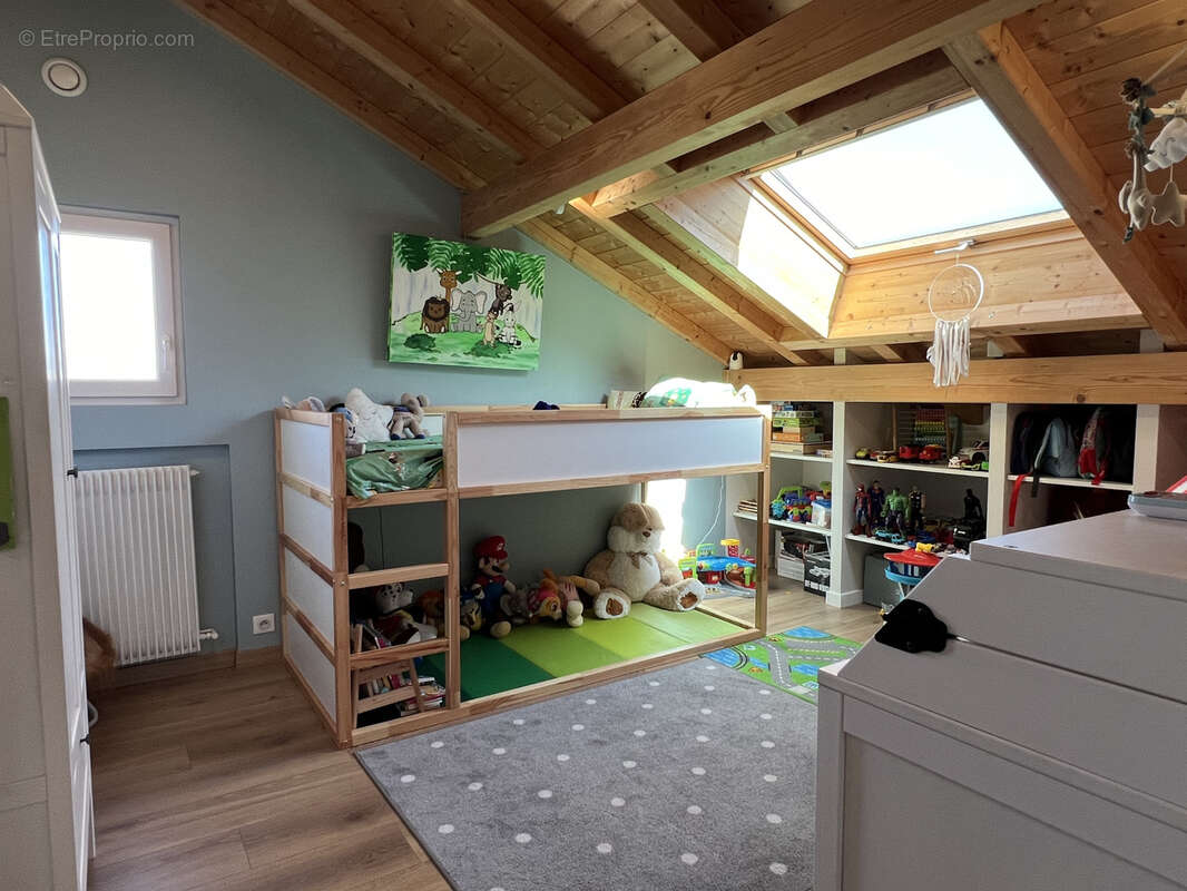 Maison à COLLONGES-SOUS-SALEVE