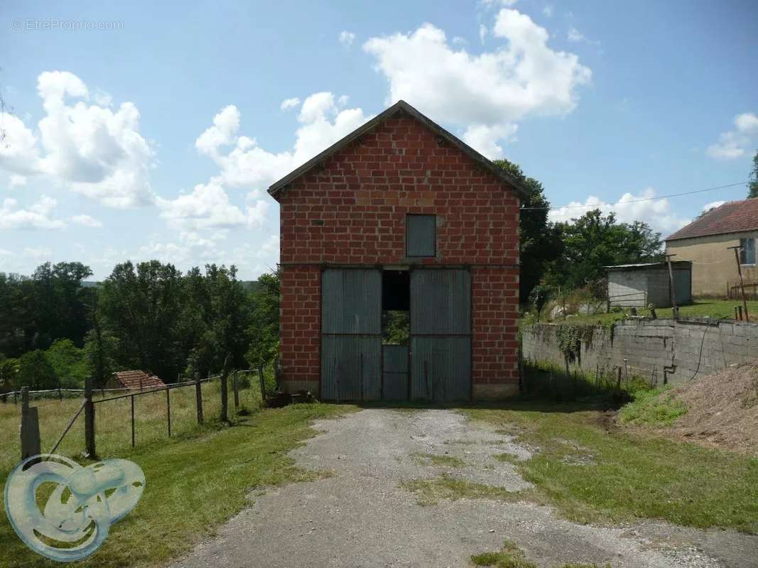 Maison à SAINT-MARTIAL-DE-NABIRAT