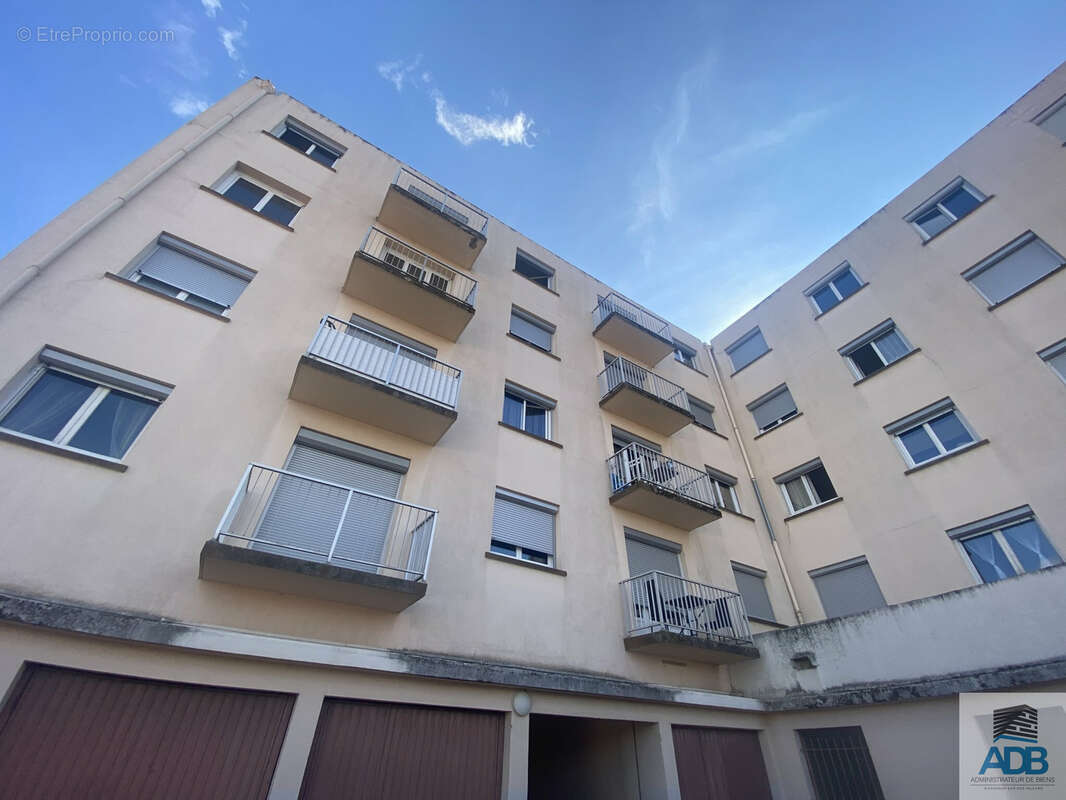 Appartement à LE COTEAU