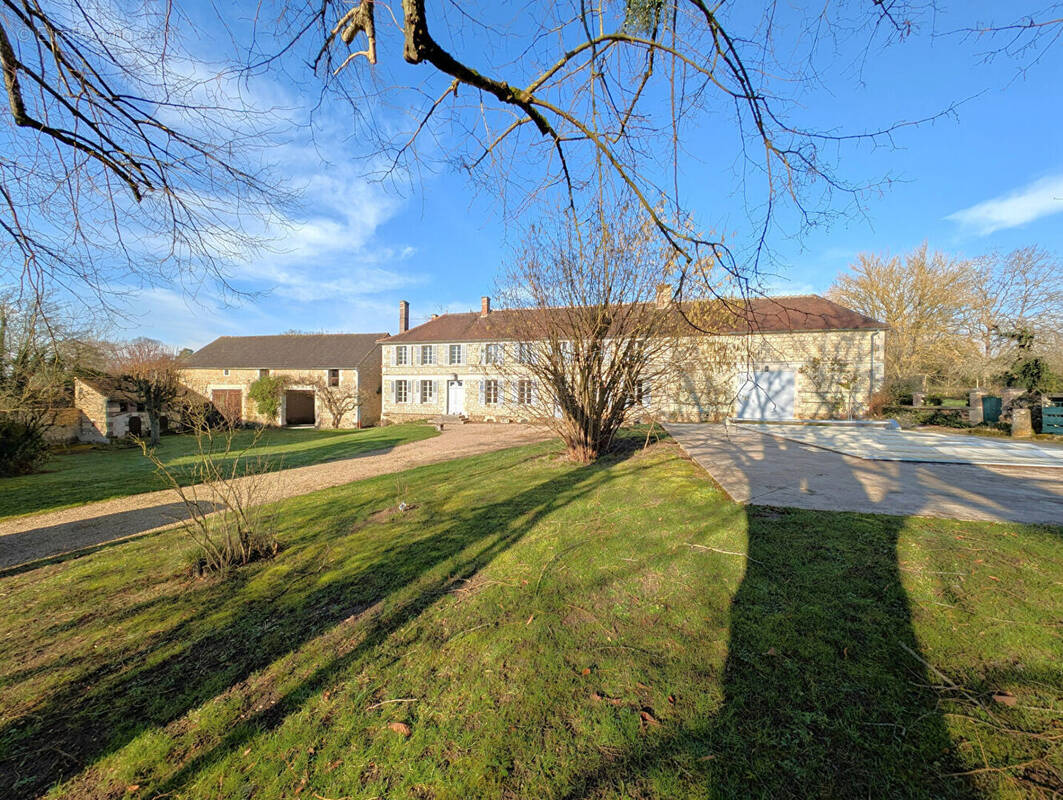 Maison à CHARBUY