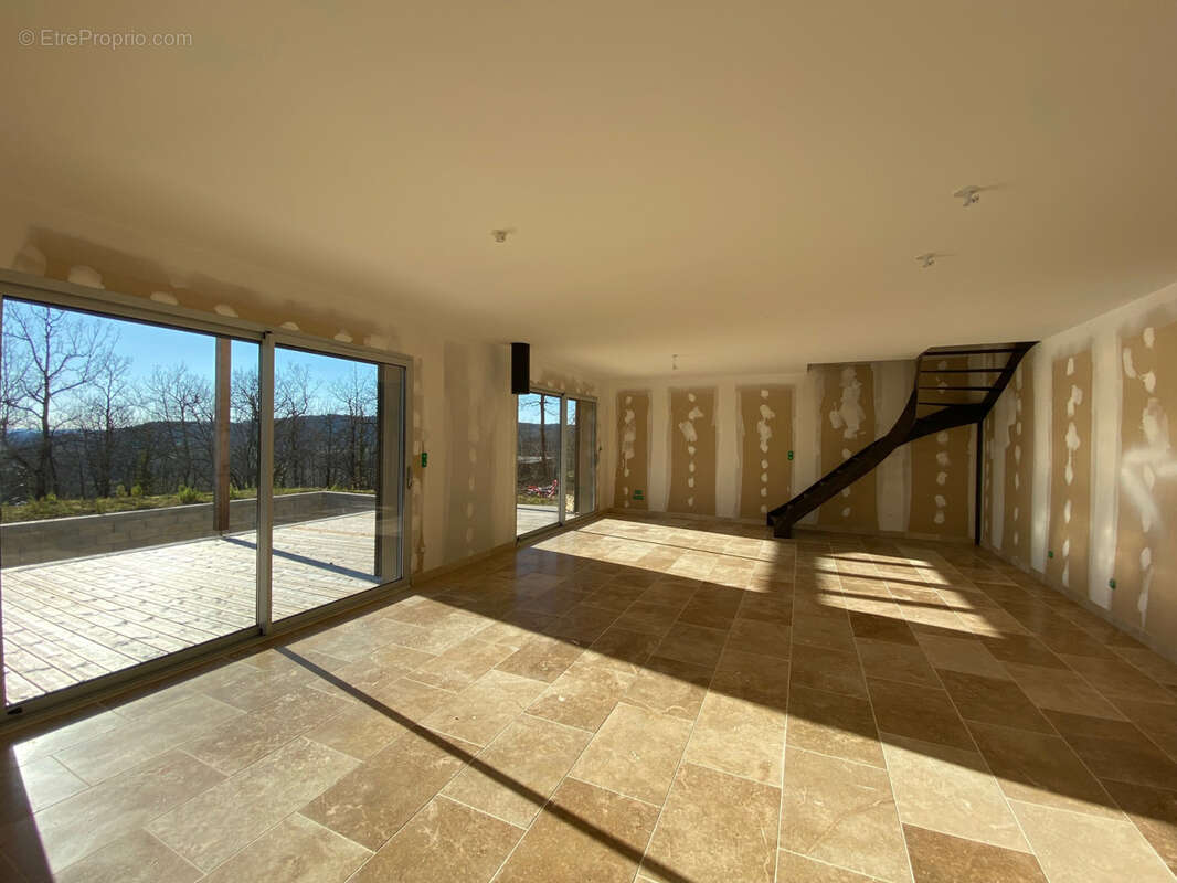 Maison à PUY-L&#039;EVEQUE