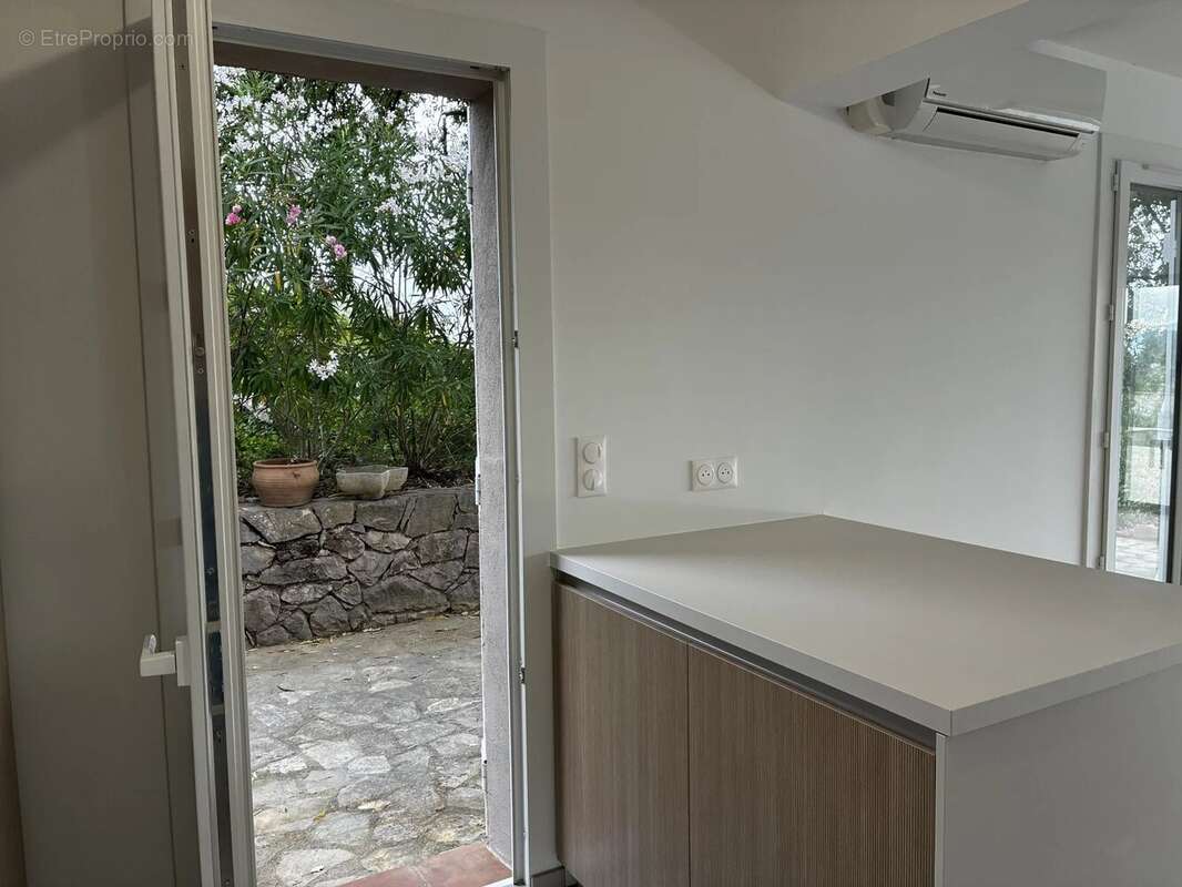 Belle propriété rénovée 3 ch. piscine vue! COTIGNAC - photo 7