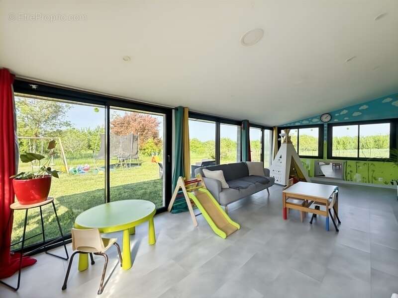 Maison récente plain-pied 3 chambres avec véranda dans un cadre paisible - photo 9