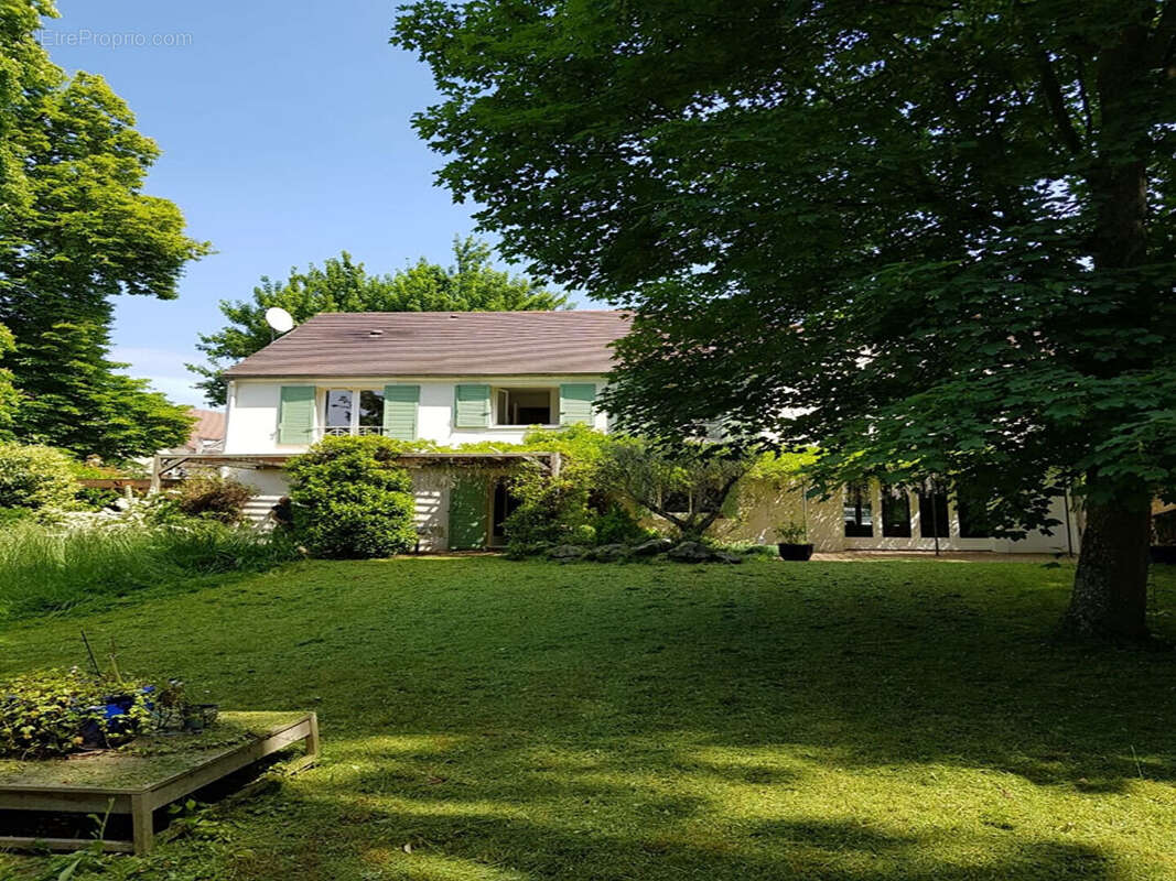 Maison à NEUVILLE-SUR-OISE