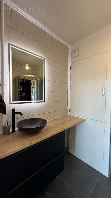 COUP DE CUR  Appartement 4 pièces entièrement rénové, lumineux, avec balcon et parking - photo 9