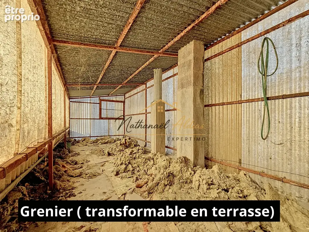 Maison avec patio extérieur et double garage - photo 17