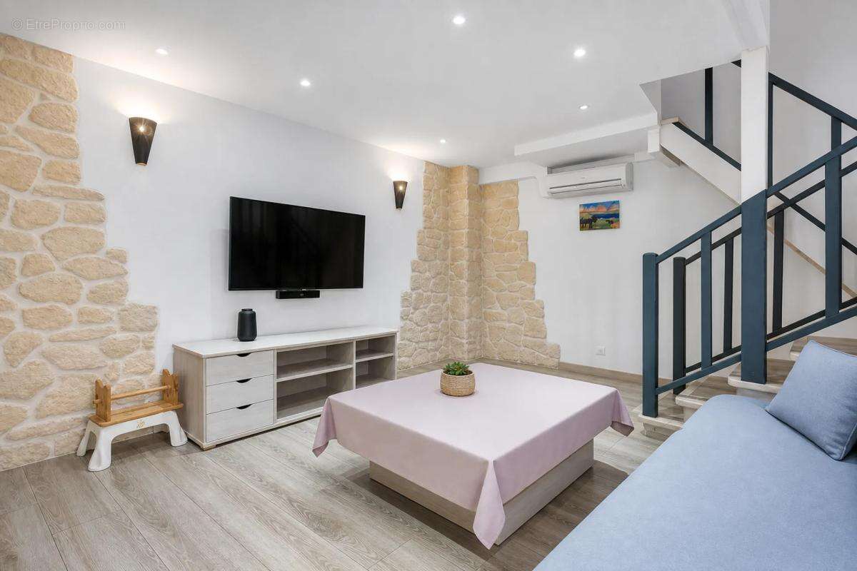 Appartement de 5 pièces de 90 m² situé à Bouyon - photo 3