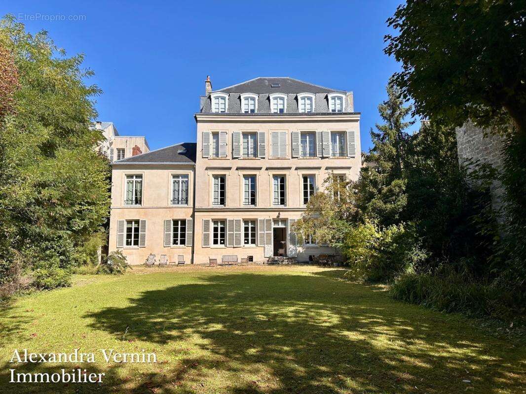 Magnifique appartement au sein d'un prestigieux hôtel particulier rue de Lorraine - photo 15