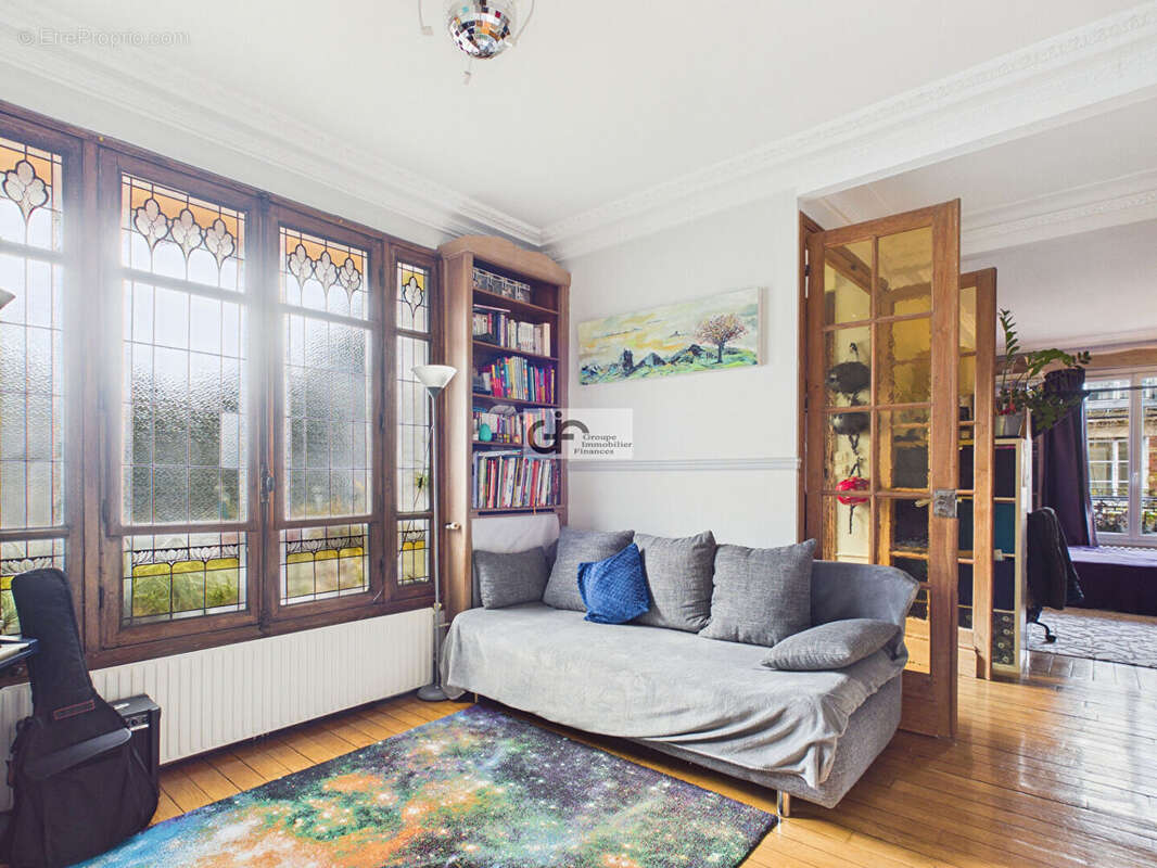 Appartement à PARIS-16E