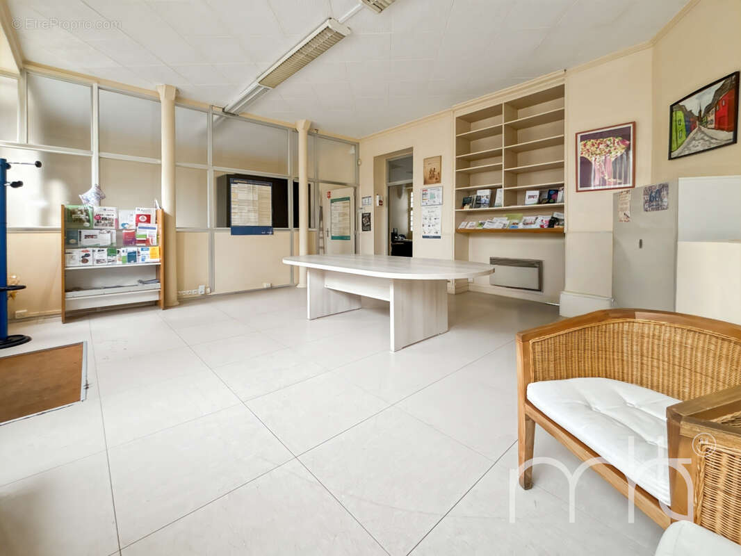 Commerce à COLOMBES