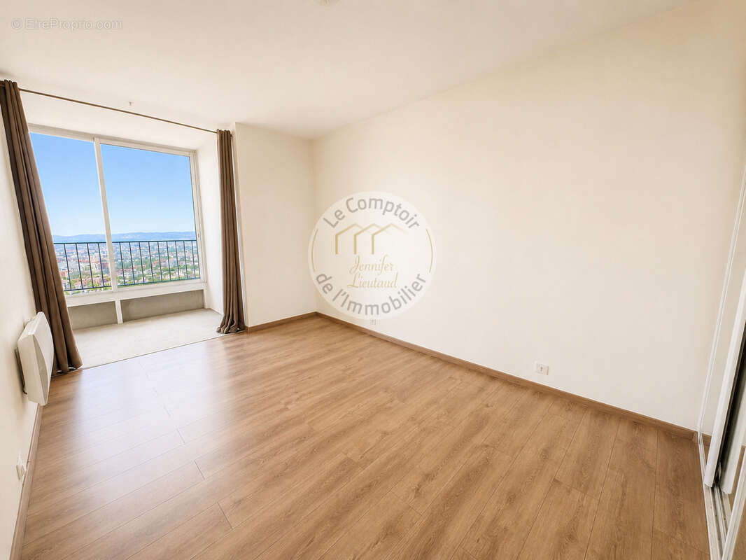 Appartement à MARSEILLE-9E