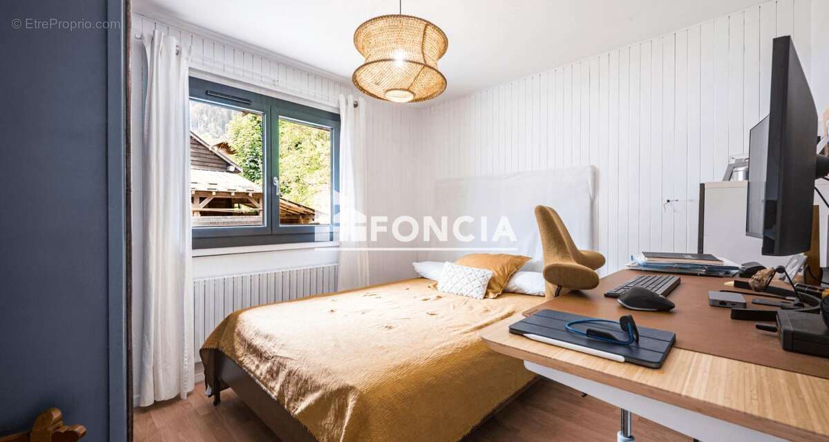 Taconnaz – Superbe chalet rénové de 120 m² avec vue, terrain de 849 m² et permis d'agrandissement - photo 2