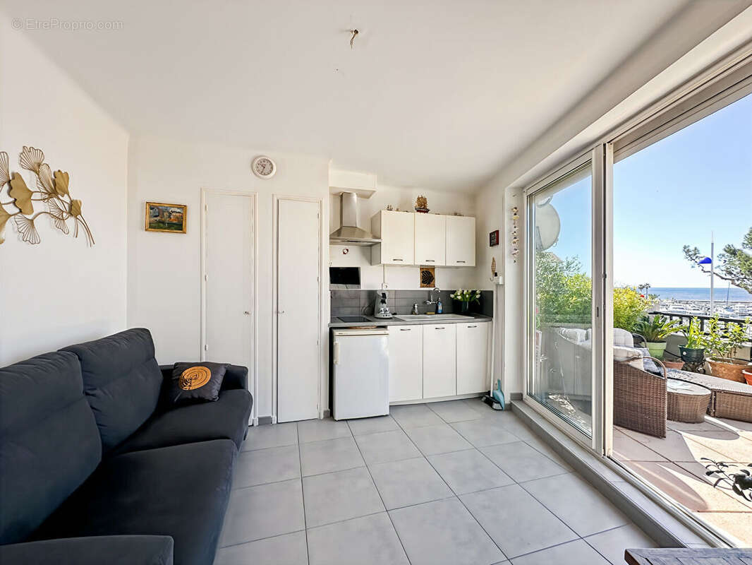 Appartement à SAUSSET-LES-PINS