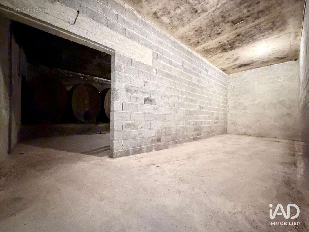 Photo 6 - Commerce à FLEURY-LA-RIVIERE