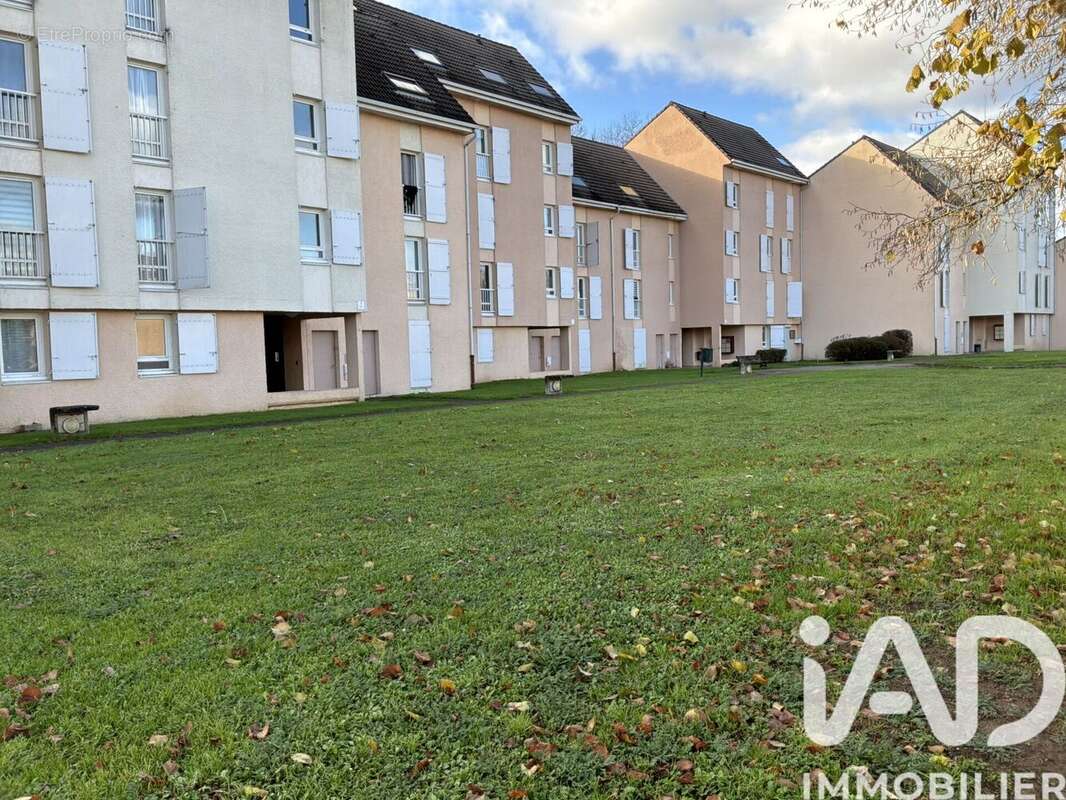 Photo 3 - Appartement à SAVIGNY-LE-TEMPLE