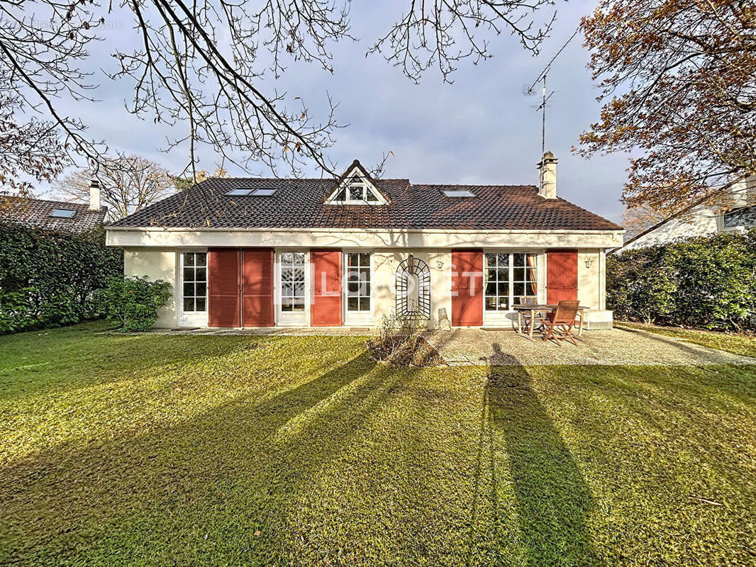 Maison à VERNEUIL-SUR-SEINE