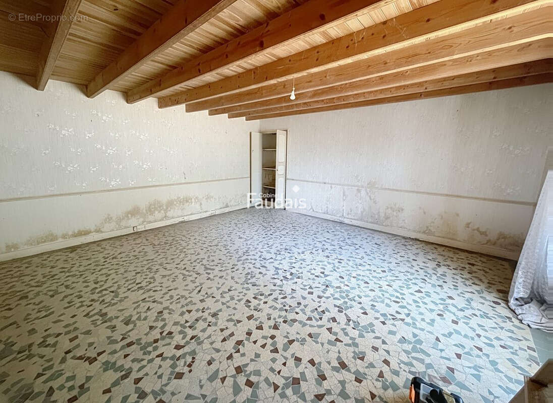 Maison 243 m² à Montpinchon  - photo 3