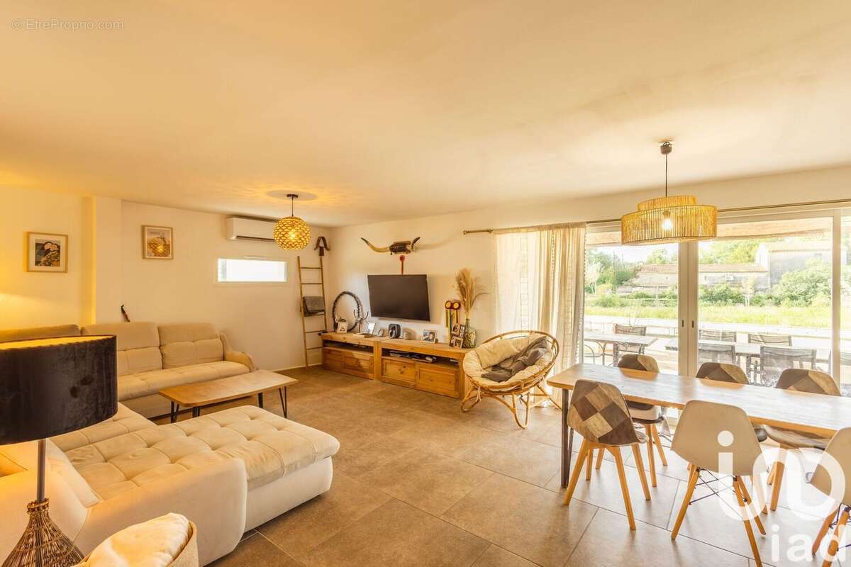 Photo 2 - Maison à ARLES