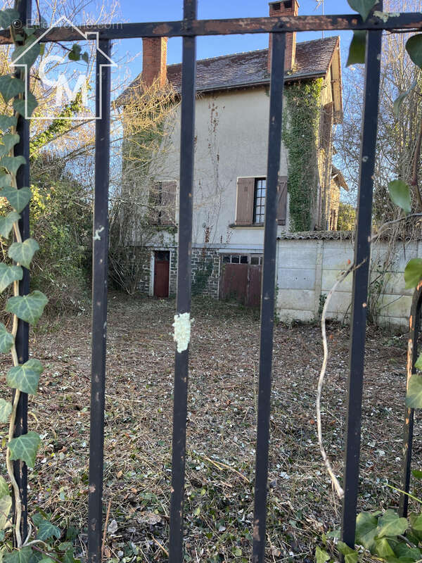 Maison à CUZION