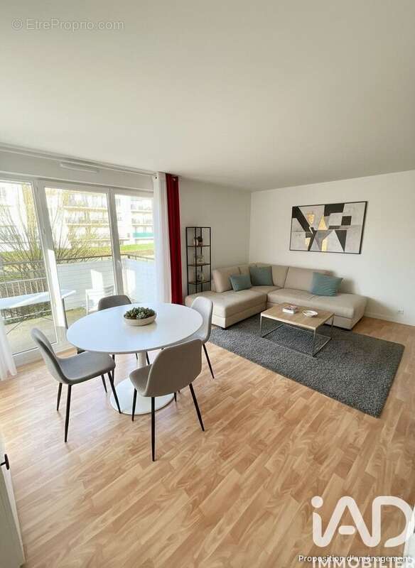 Photo 2 - Appartement à SAINTE-GENEVIEVE-DES-BOIS
