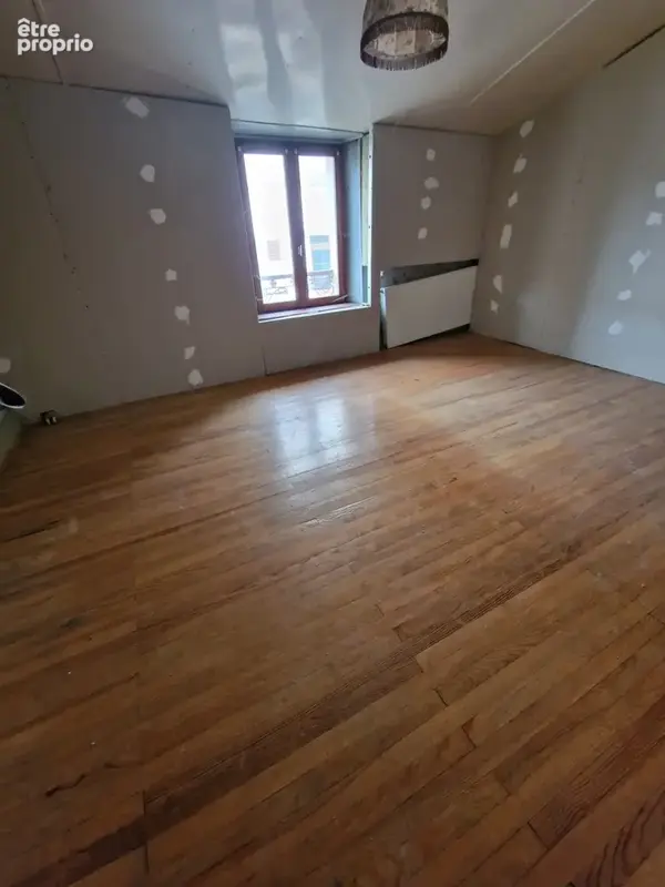MAISON à vendre VITTEL (88) Possibilité création 2 appartements T2 et T3 sur TERRAIN de 400 m2 - photo 4