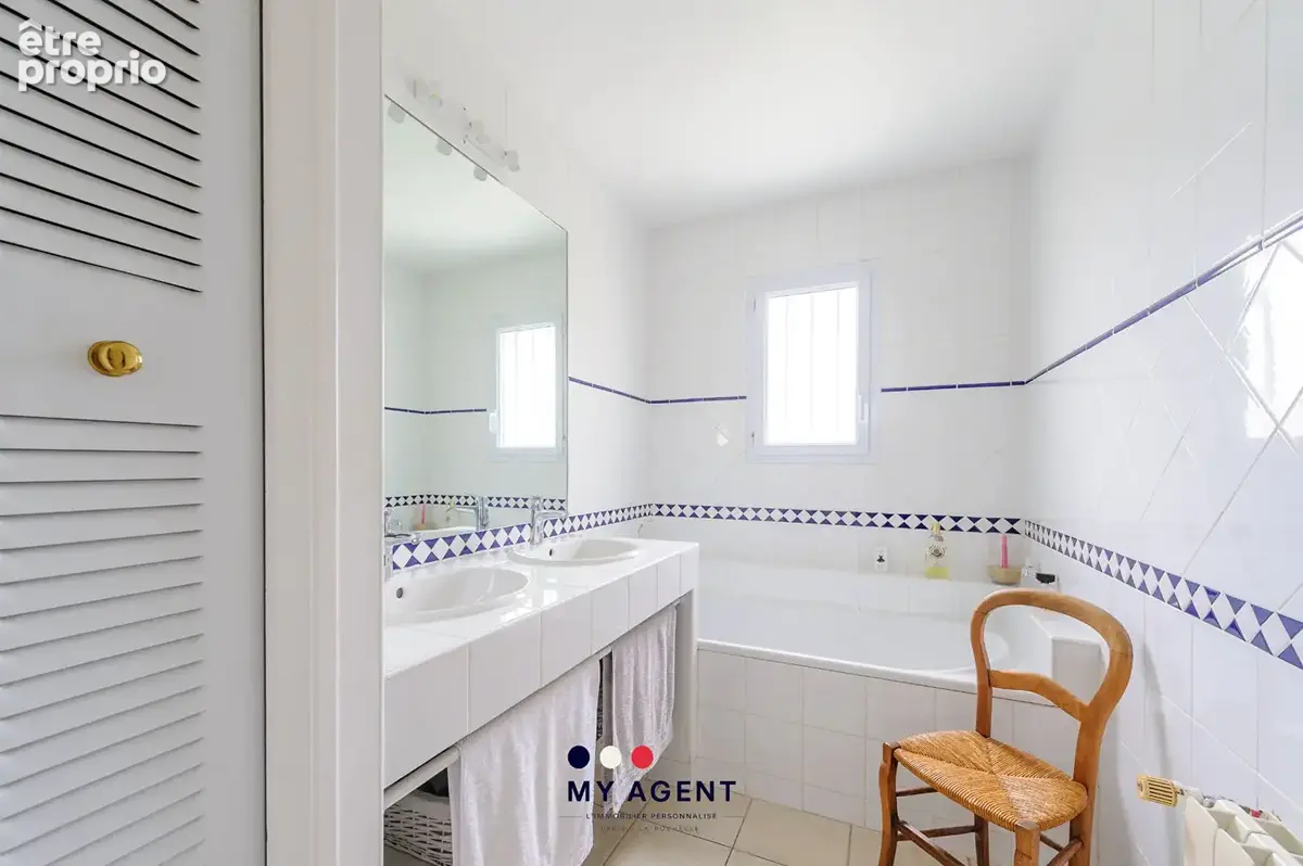 Plain-pied 214 m² avec piscine, 1 250 m² de terrain, limite La Rochelle - photo 6