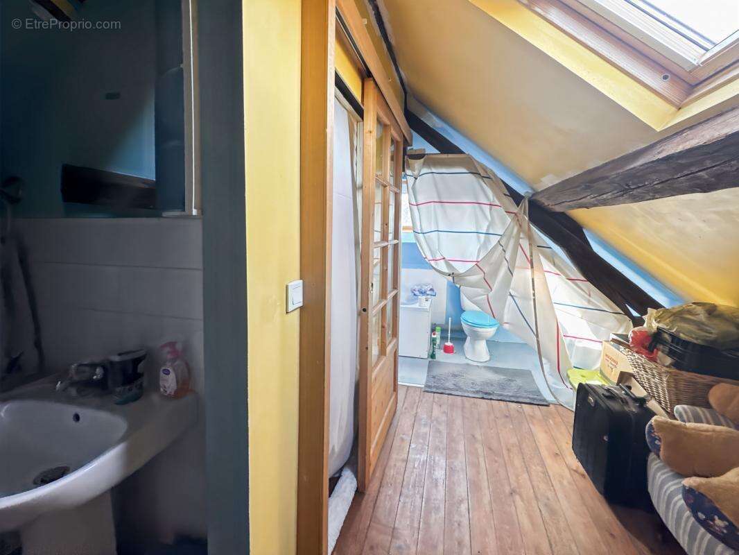 Maison à SAINT-ETIENNE-LA-THILLAYE